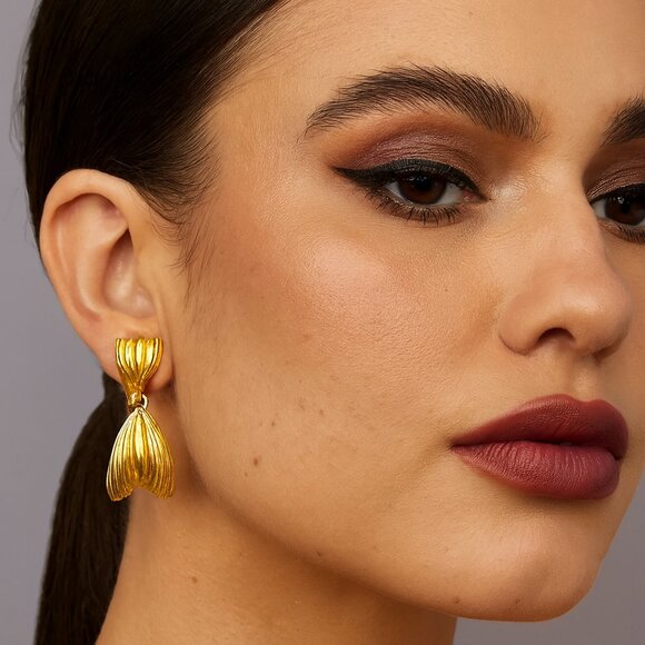 Rare Signed Vintage Mid Century Coro Gold Tone Clip On Earrings - Picture 1 of 8